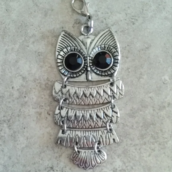 Vintage Large Dangling Owl Pendant - Picture 6 of 9